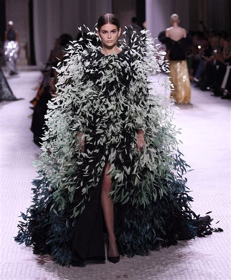 givenchy sfilata 2019|Givenchy Fall 2019 Couture Fashion Show .